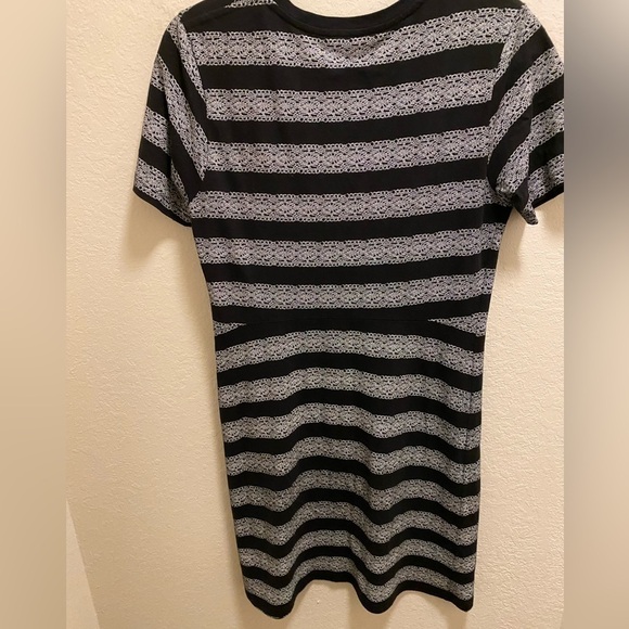 Theory Black & White Cherry Lace Print Striped T-Shirt Mini Dress Size Medium - Picture 8 of 8